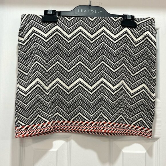 Zara Trafaluc Zigzag Mini Skirt Black White with Red Hem Size M Boho Chic - Picture 1 of 4